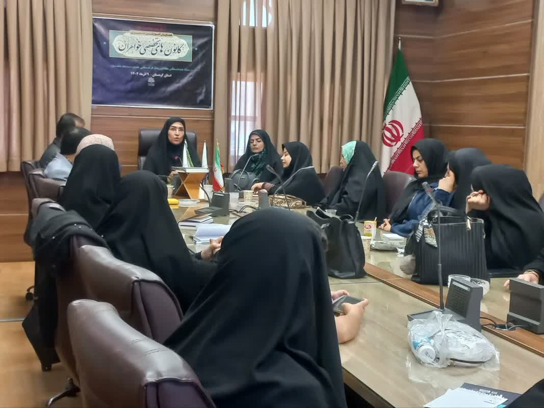 مديران کانون‌هاي تخصصي خواهران در راستاي احياء کارکردهاي مسجد تراز اسلامي گام بردارند