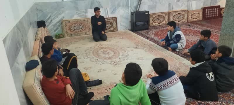 برگزاري کلاس احکام عقايد براي نونهالان عضو کانون امام محمد باقر (ع) قروه