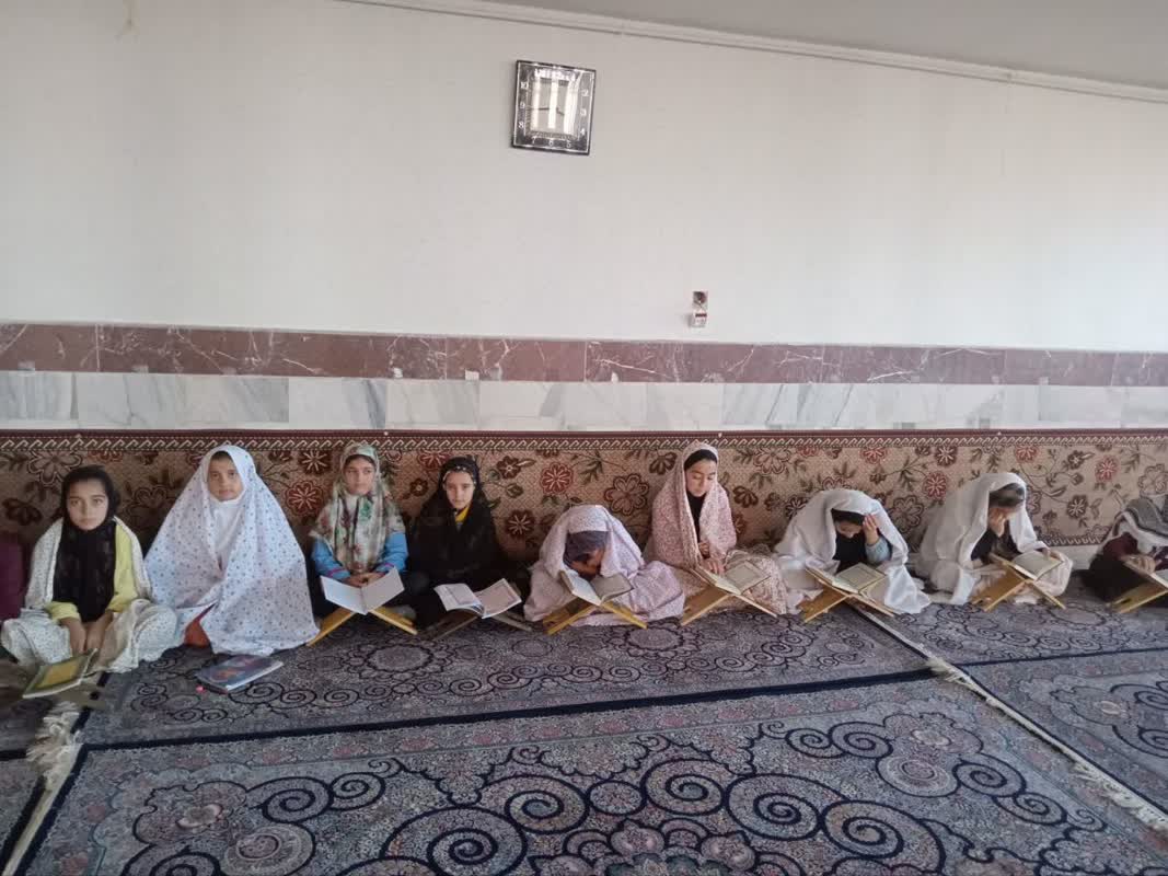 شرکت بچه‌هاي مسجدي کانون رضوان روستاي باقر آباد در کلاس‌هاي قرآني