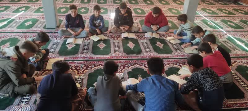 برگزاري کلاس‌هاي آموزش و حفظ قرآن کريم در کانون هدايت روستاي قورق کامياران
