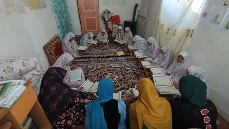 برپايي کرسي تلاوت جزءخواني قرآن در کانون هجرت روستاي دميو سروآباد