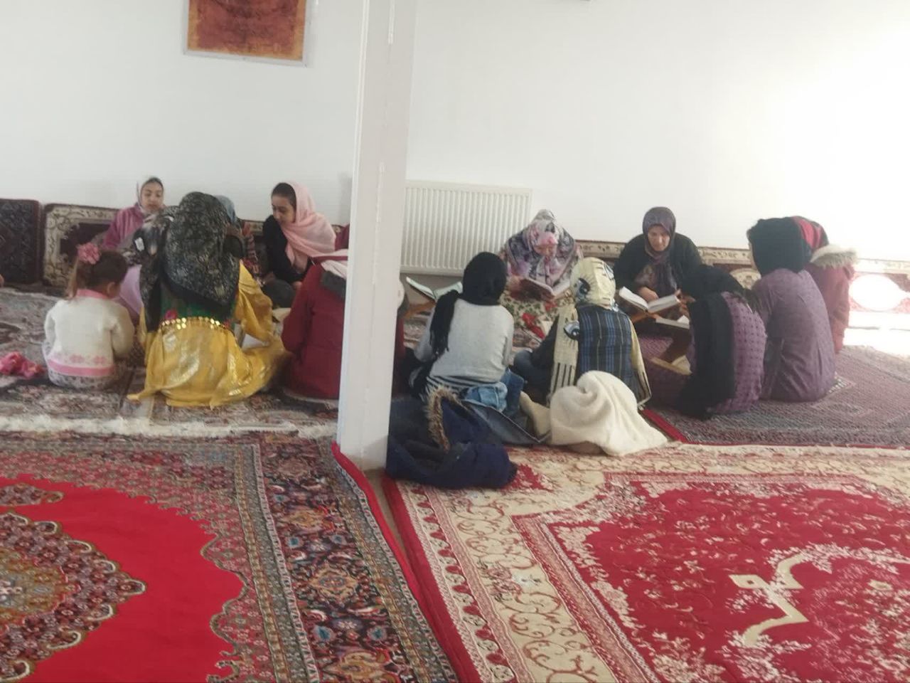 برگزاري محافل ختم قرآن در کانون انديشه روستاي خاندانقلي بيجار