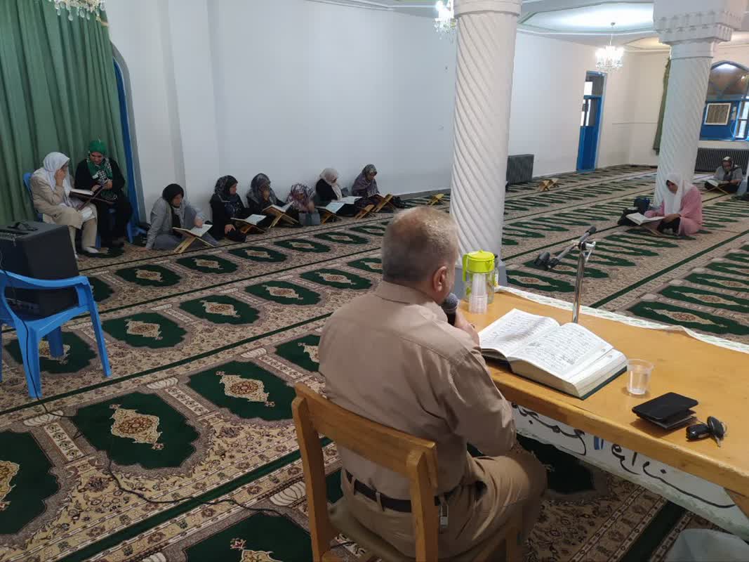 برگزاري جلسات هفتگي ختم قرآن کريم در کانون مجمع قرآن سنندج